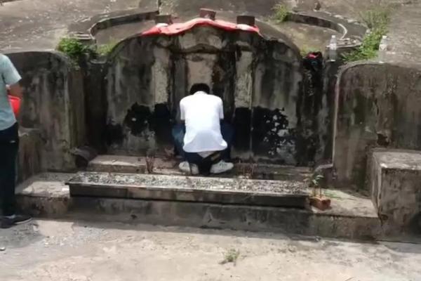 最发人丁的坟地风水