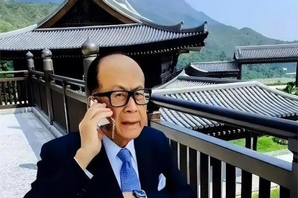 李嘉诚的八字
