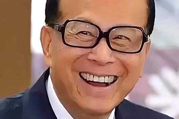 李嘉诚的八字