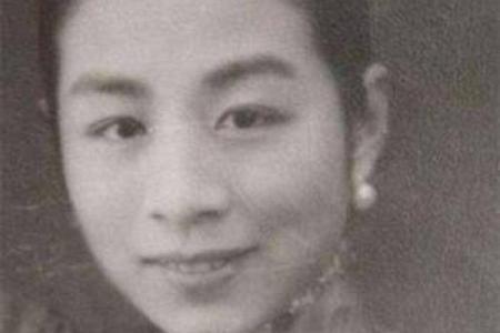 成天在家担心丈夫出轨，八字命带魁罡日坐华盖，婚姻能否携手白头