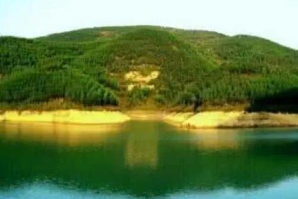 如何寻找一块旺财墓地风水宝地