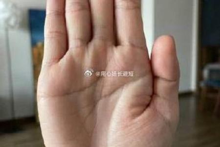 女生算命看左手吗