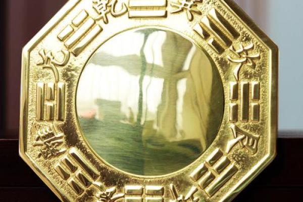 风水资讯：巧摆镜子挡煞保平安