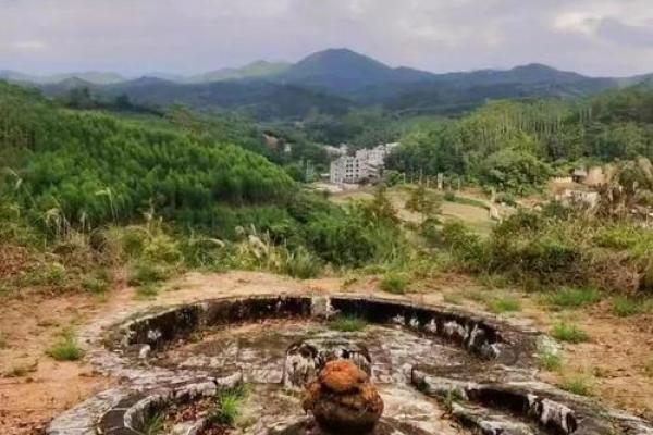 土葬与骨灰葬墓地风水埋葬讲究