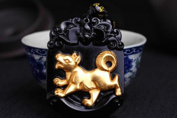 属狗在猪年财神在哪个方向
