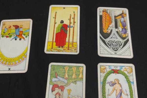 塔罗测试四月你和另一半感情如何？