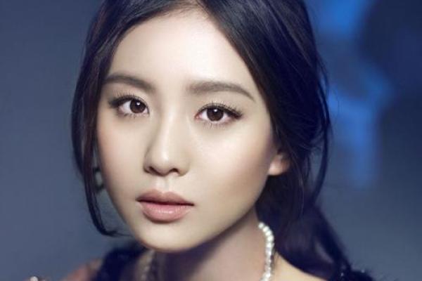 交往中天生就带有一种贵气的血型女