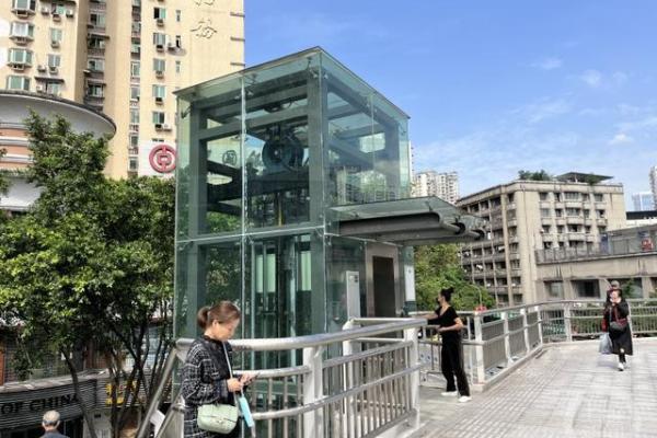 人行天桥旁的房子风水
