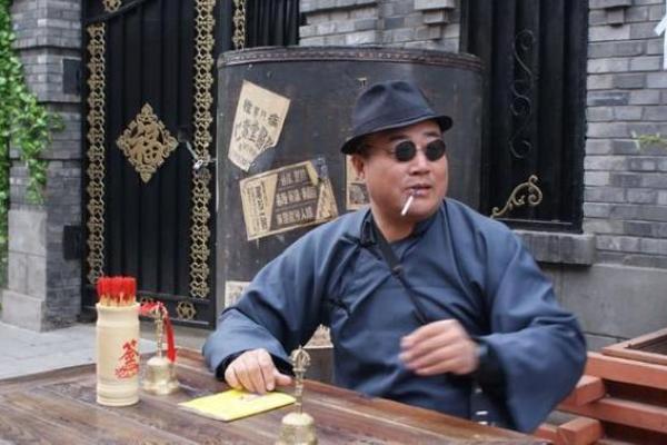 帅小伙找算命先生