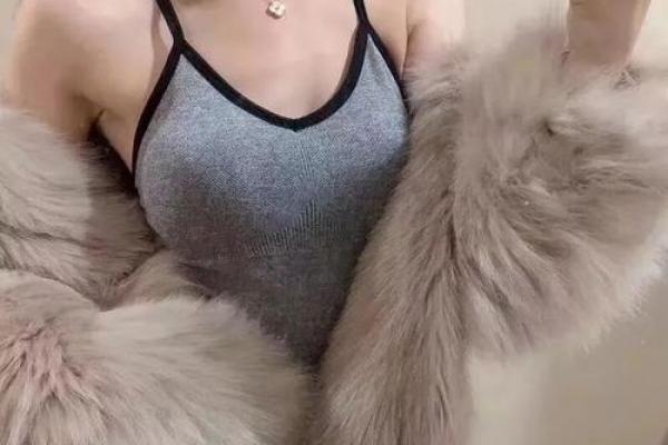 喜欢小胸妹子的星座男 哪些男生喜欢小胸妹子