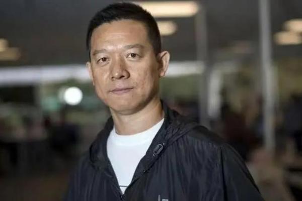 贾跃亭八字